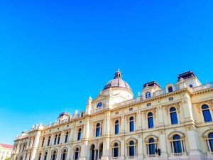 Clădirea Palatului Parlamentului din România.